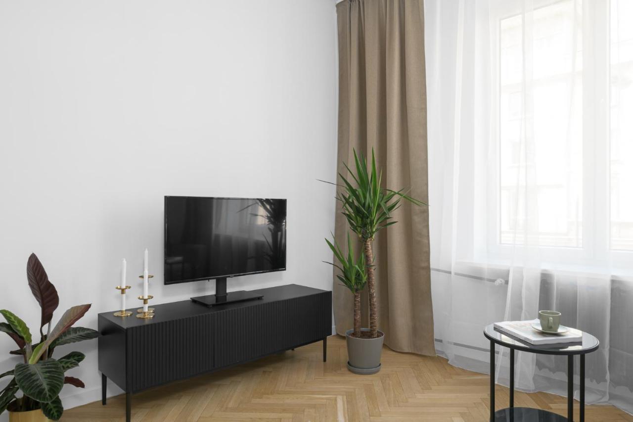 Oomph Warsaw Central Stylish Vintage Apartment Buitenkant foto